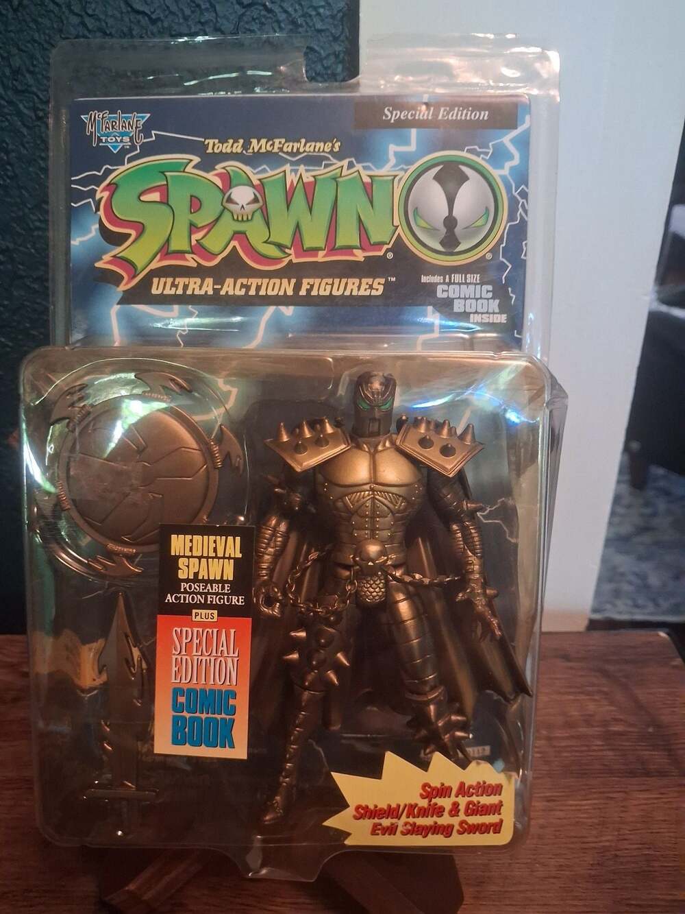 McFarlane Toys Todd McFarlane's Spawn Medieval Spawn Special Edition Gold Versio